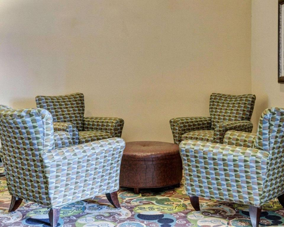 Comfort Suites Near Hot Springs Park מראה חיצוני תמונה